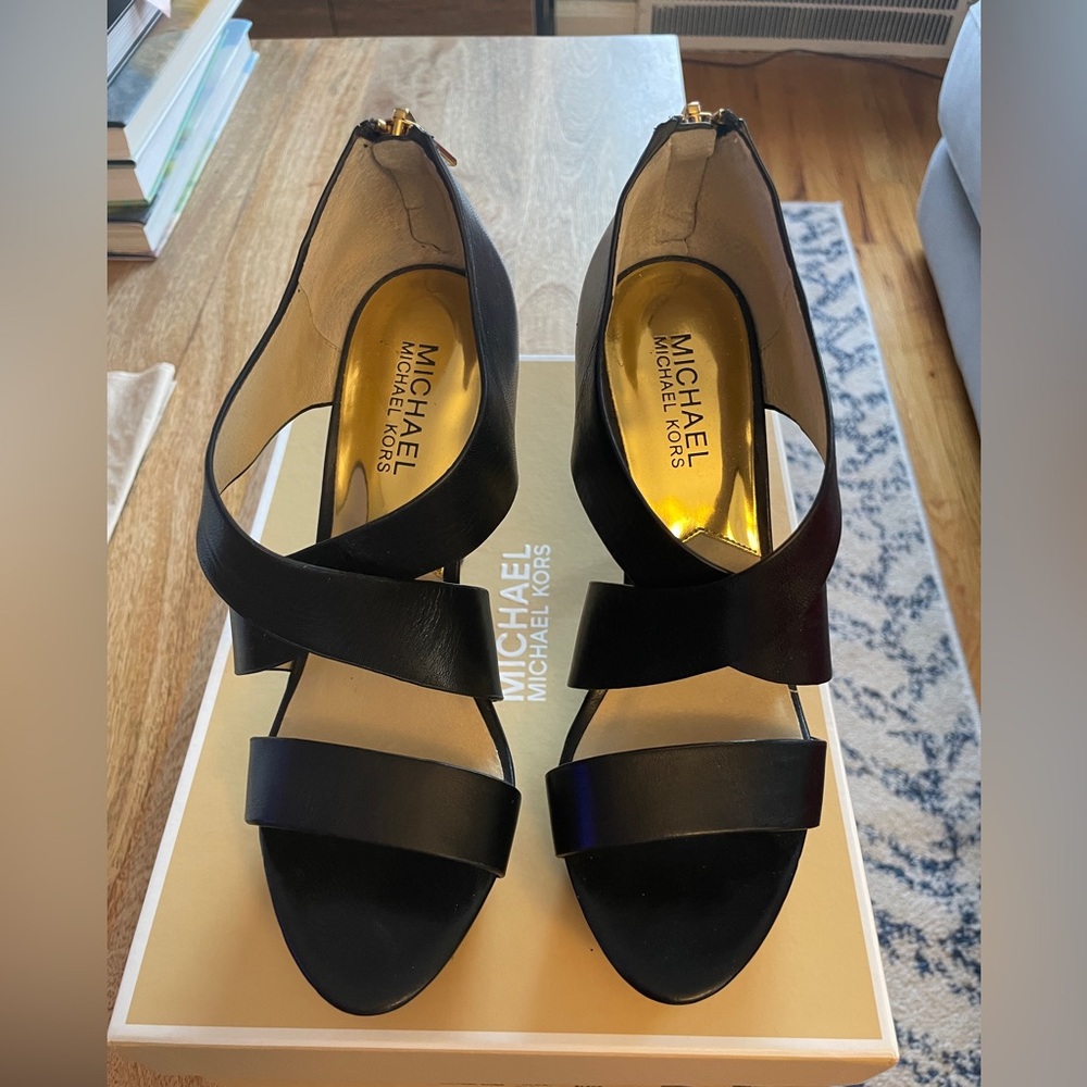 Michael Kors platform high-heel size 6
